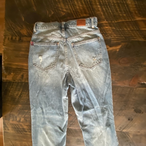 BDG High-waisted Slim Straight Jean In Distressed Vintage Denim Light - Picture 4 of 12